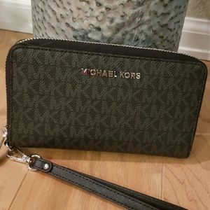 MK classic black wallet